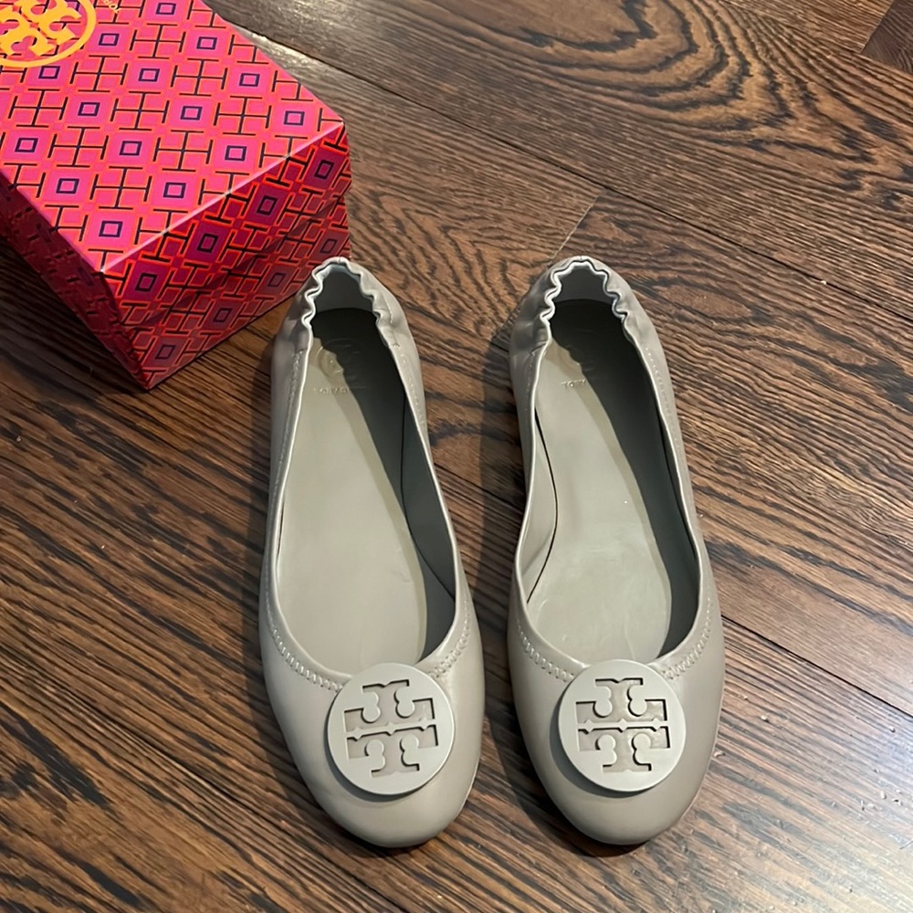 Tory Burch Gray Flats